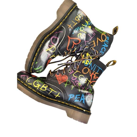 DR. MARTENS Pascal Pride 2 Peace Love LGBT+ Combat Boots Rainbow Ladies SZ 5 - Picture 4 of 7